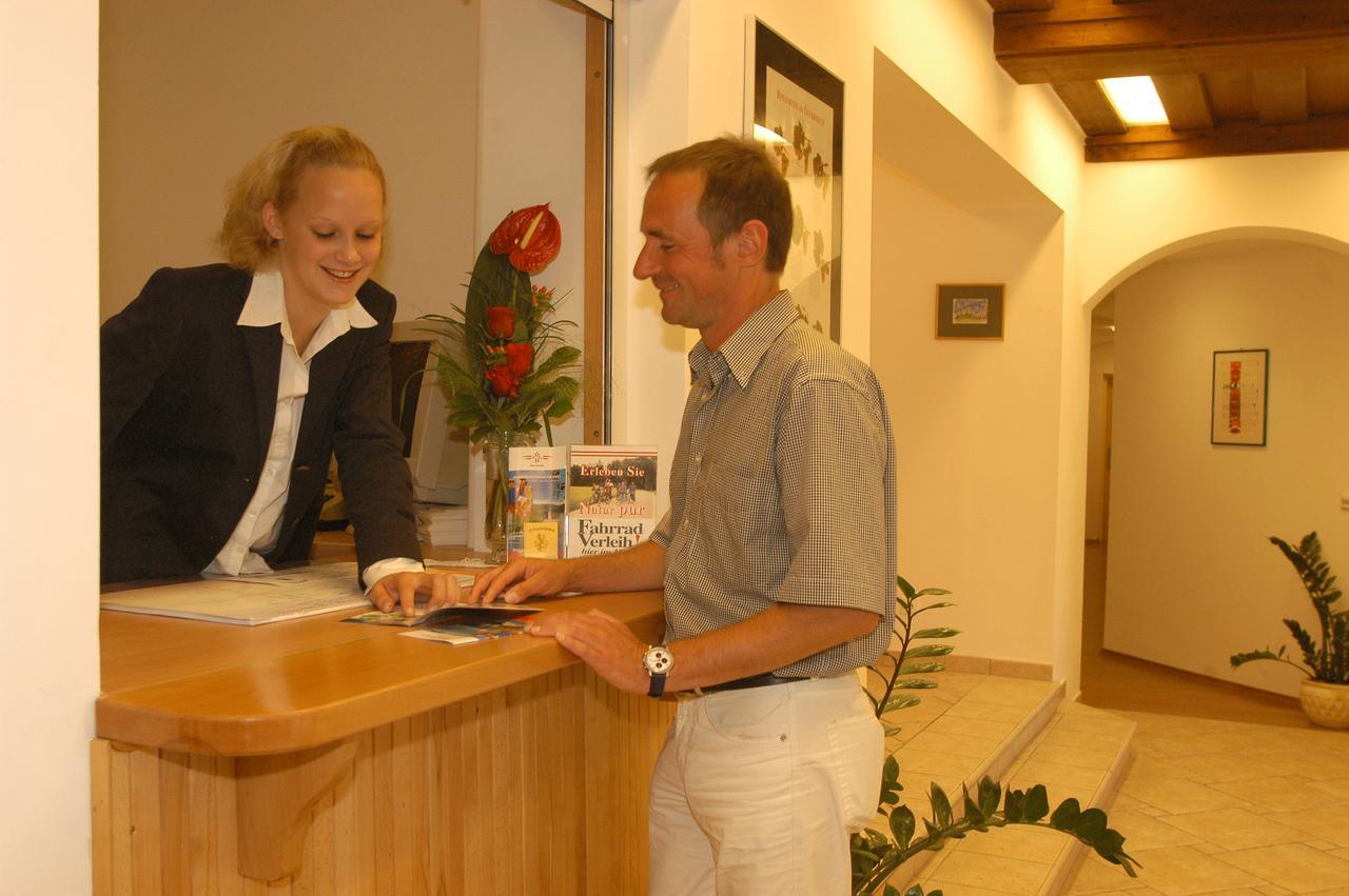 Weingut-Pension Stockingerhof 던스테인 외부 사진